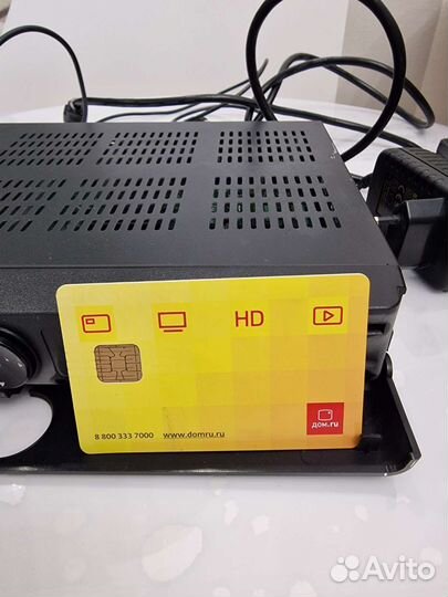 Приставка и маршрутизатор дом.ru