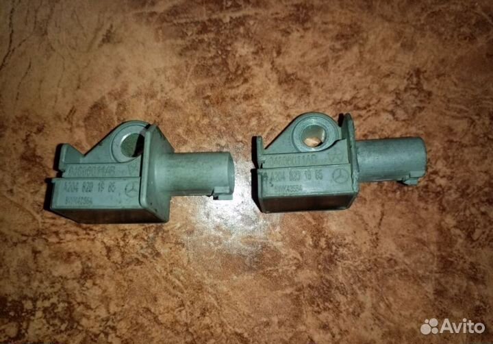 Датчик удара мерседес С 204 А 2048201985