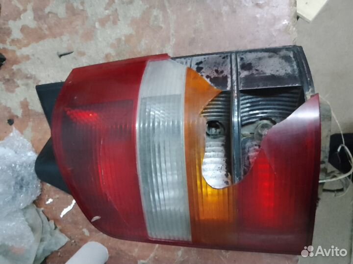 Фонарь задний на Volkswagen Т5