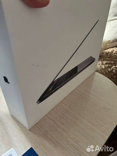 Macbook pro 13 2018 touch BAR