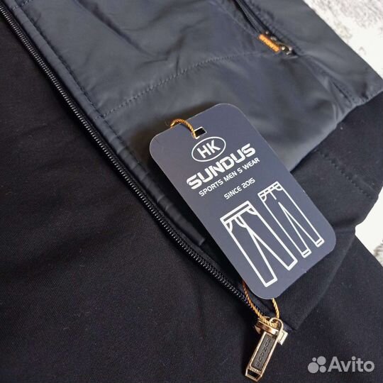 Мужской спортивный костюм