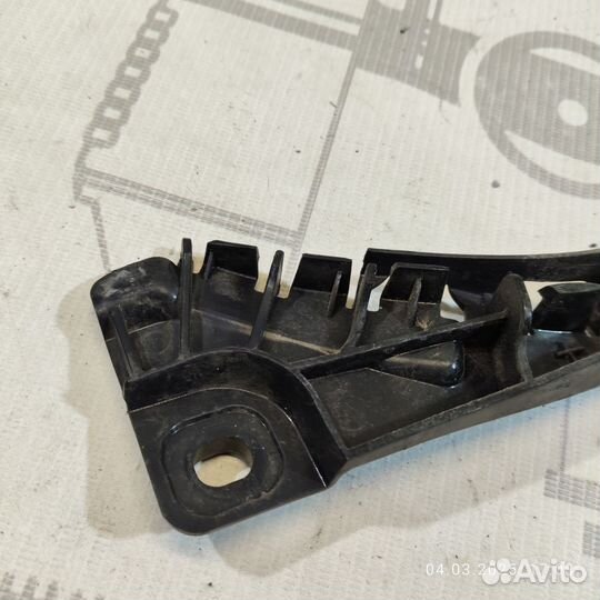 Кронштейн заднего бампера правый mercedes w212