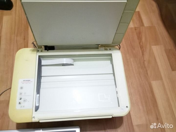 2 монитора и разобранный системник + принтер