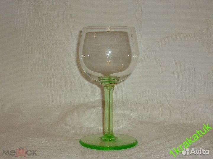 Рюмка. Цветное урановое стекло