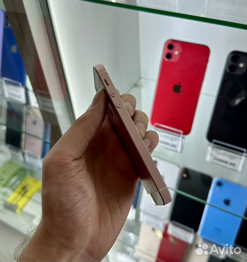 iPhone SE, 32 ГБ