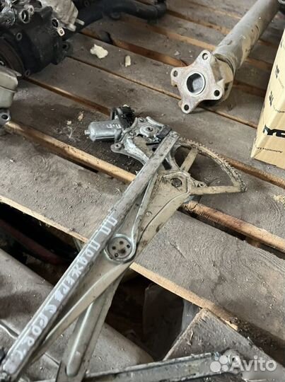 Стеклоподьемник двери Mitsubishi Pajero Sport KH