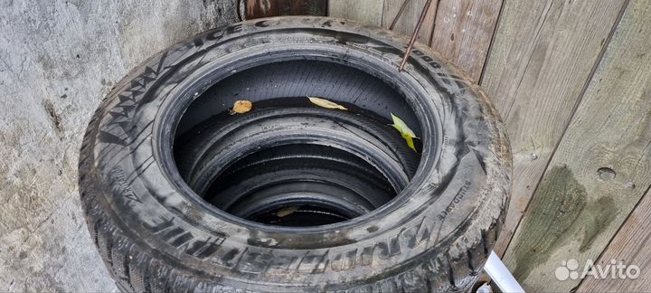 Bridgestone Ice Cruiser 7000 235/65 R17