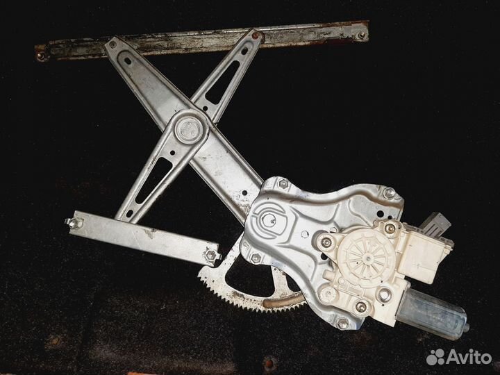 Тойота Авенсис 2 стеклоподъёмник