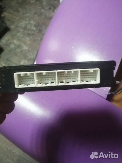 Блок управления двигателем и другое субару трибека