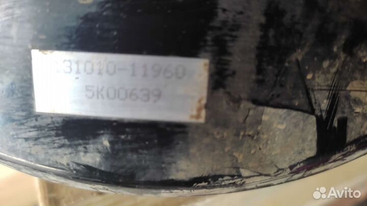 Вакуумный усилитель тормозов с тормозным целиндром