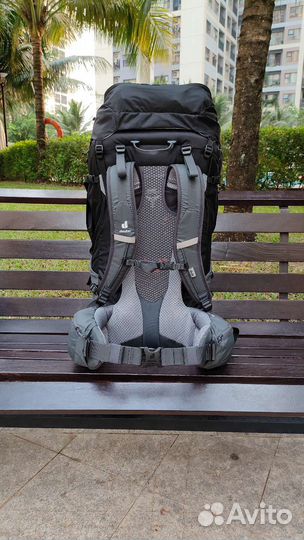 Трекинговый рюкзак Deuter Air trek 60+10 Black