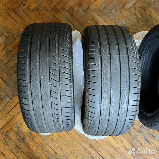 Bridgestone Alenza 001 245/45 R20 и 275/40 R20 106W