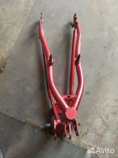 Рама от велосипеда и запчасти