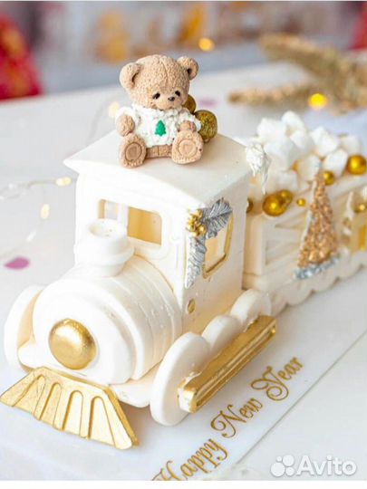 Подарок на новый год. Поезд шоколадный