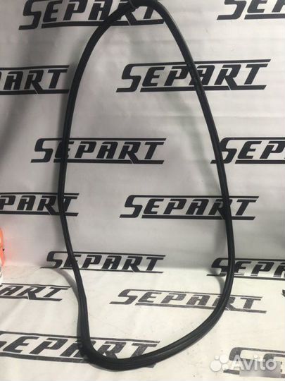 Уплотнитель двери передний левый Audi A4 B8