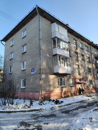 2-к. квартира, 43,3 м², 2/4 эт.