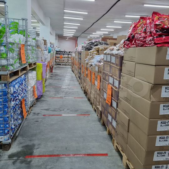 Здание, 1800 м²