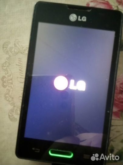 Телефон LG