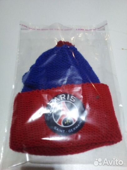 Декоративные футбольные вязанные шапочки