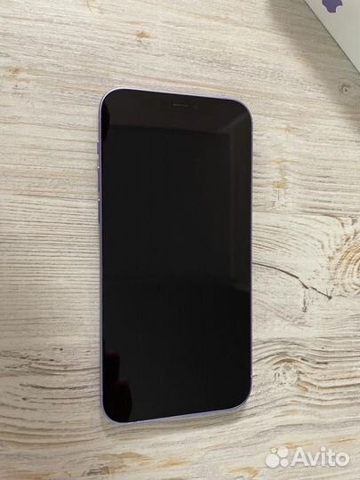 Телефон iPhone 12