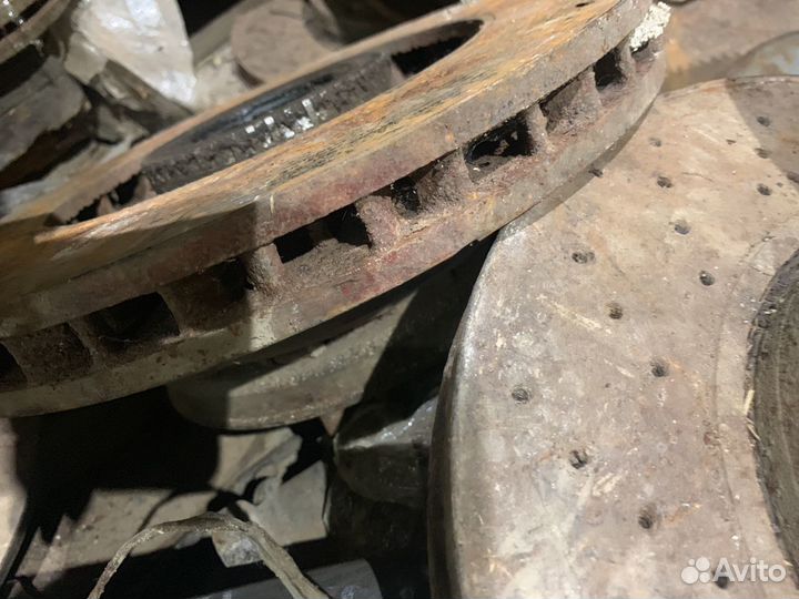 Тормозной диск передний Тойота Ланд Круизер 100