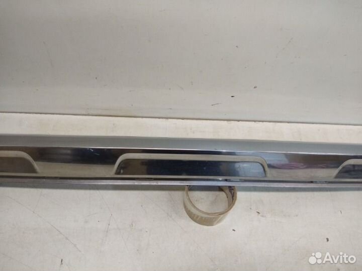 Молдинг решетки радиатора передний Lexus Rx 4