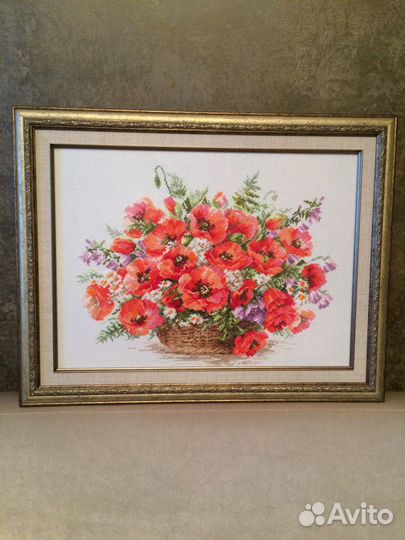 Вышивка крестом «Корзина с маками»