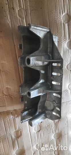 Кронштейн (сопут. товар) Renault Megane II 2002