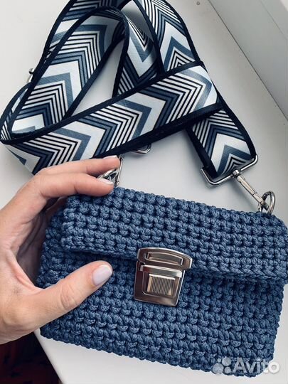 Вязаная сумка кросс-боди
