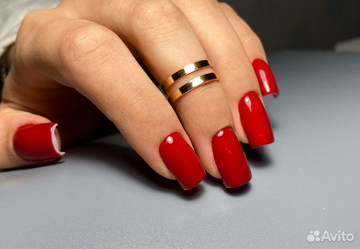 Модель на маникюр