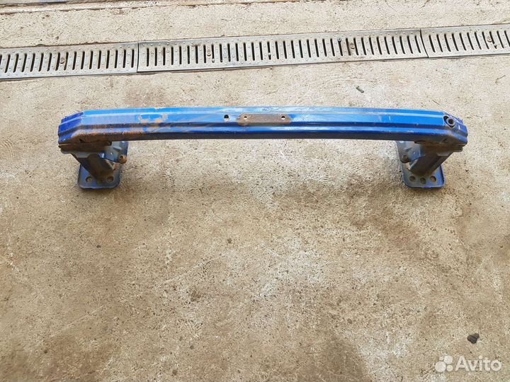 Усилитель бампера mazda demio