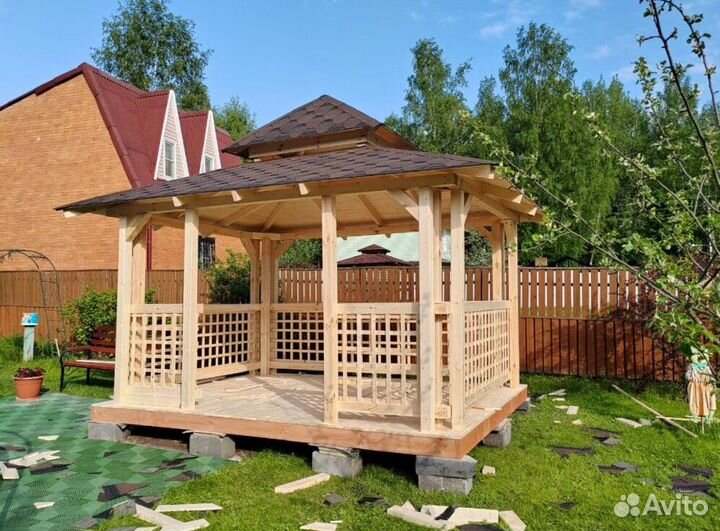 Уличная беседка