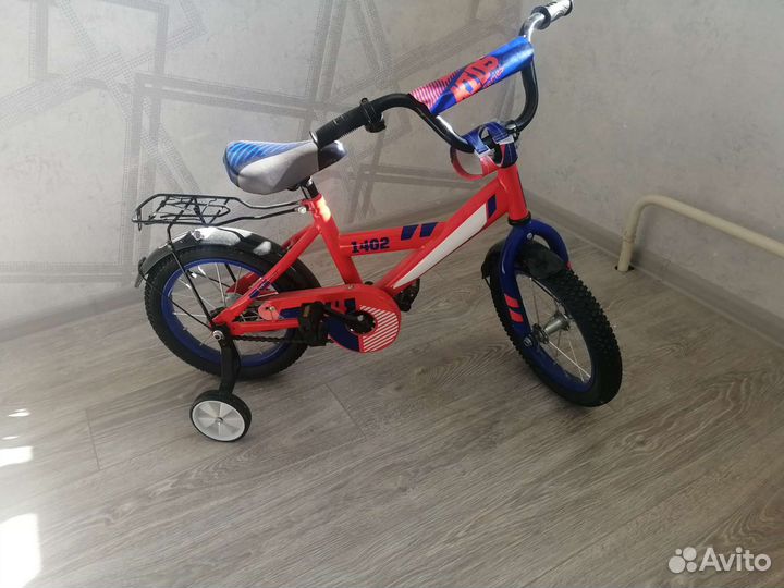 Детский трехколесный велосипед