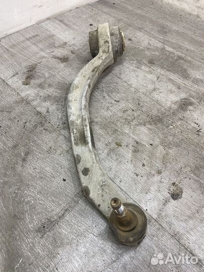 Рычаг передний нижний левый Volkswagen Passat