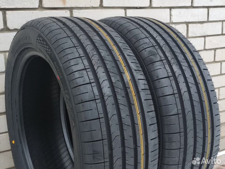 Armstrong Blu-trac HP 215/55 R17 94Y