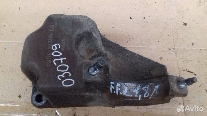 Кронштейн подвесного подшипника Ford Focus 2 2005