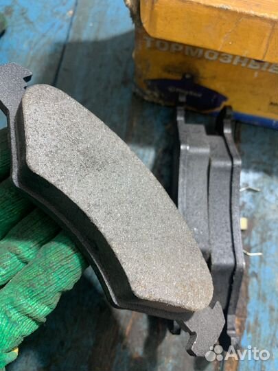 Передние тормозные колодки Fiesta Mk3 Sierra I