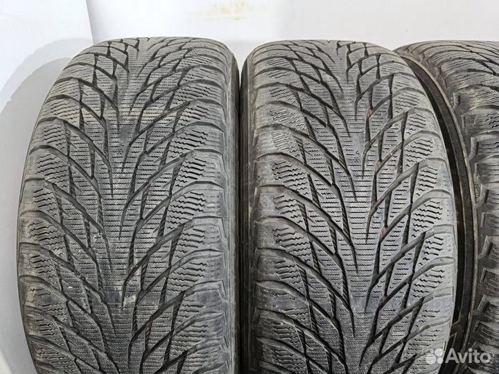 Nokian Tyres Hakkapeliitta R2 235/55 R17 103R