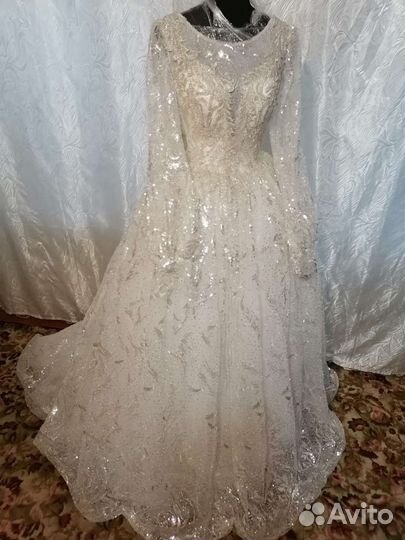 Свадебное платье