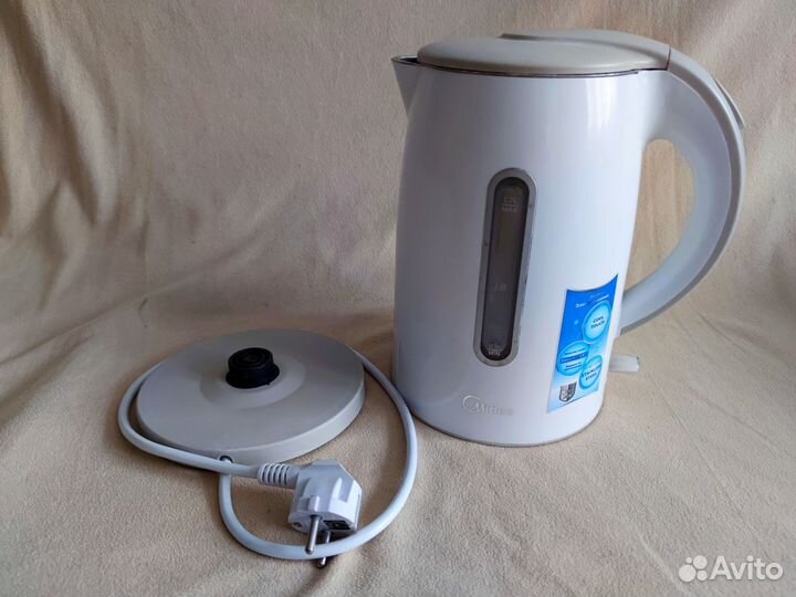 Чайник электрический Midea, Ладомир