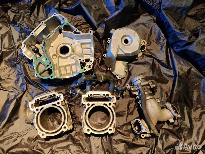 Продам на разбор двигатель снегохода Rotax 602 BRP