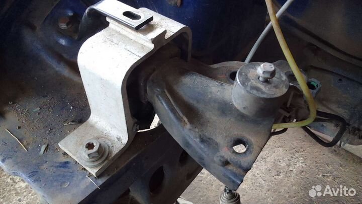 Подушка двигателя renault logan 1