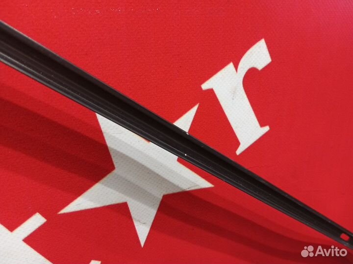 Направляющая шторки спальника правая 2018г