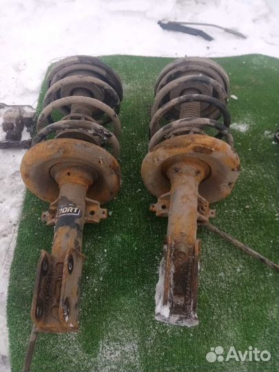 Амортизатор передний, пружина Renault Laguna 1