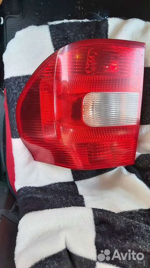 Фары задние skoda yeti дорест. Оригинал. За пару