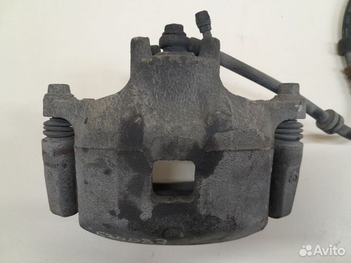 Суппорт передний левый, Mitsubishi Outlander 2012