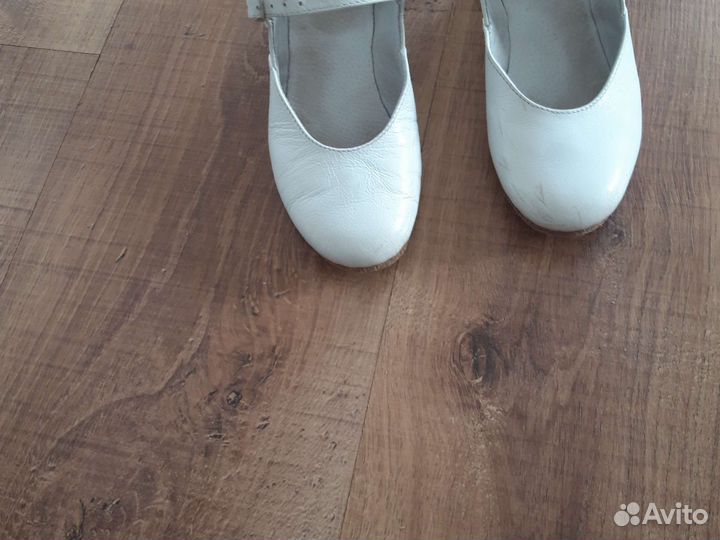 Туфли для девочки 30 рр