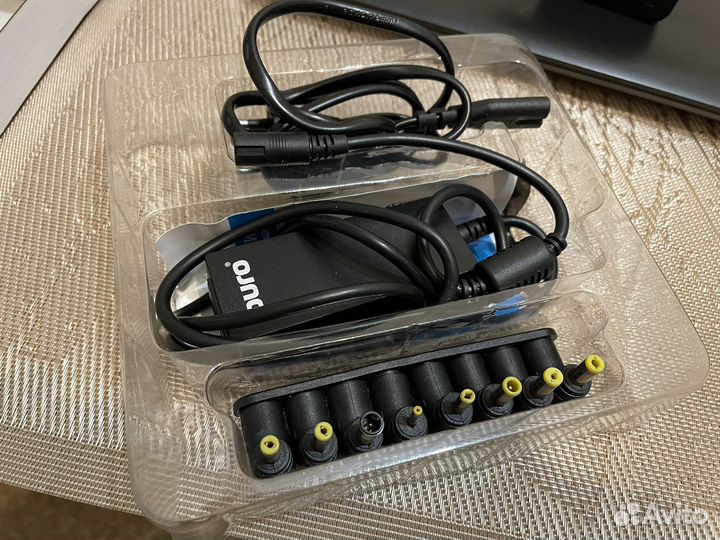 Унив.зарядное устройство ноутбуки 8 насадок