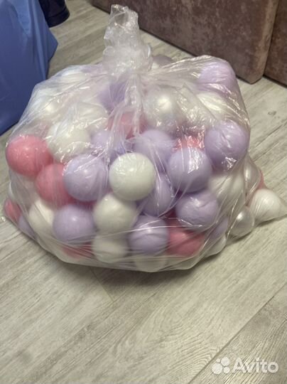 Сухой бассейн с шариками