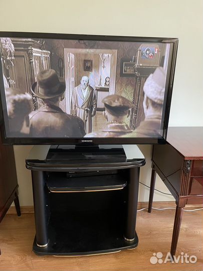 Тумба под телевизор